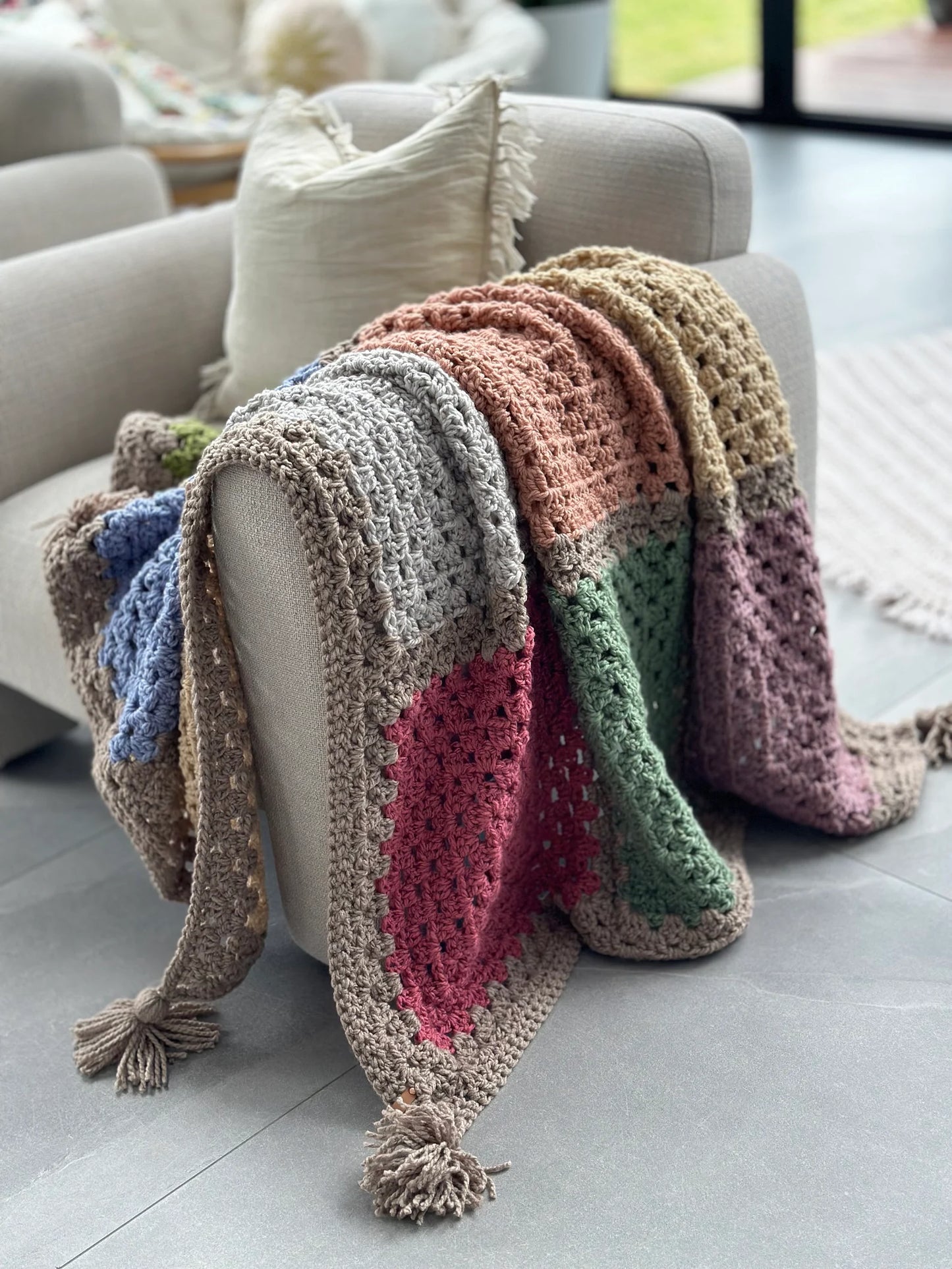 9 Square Granny Throw – Cozy & Colorful Blanket Crochet Pattern