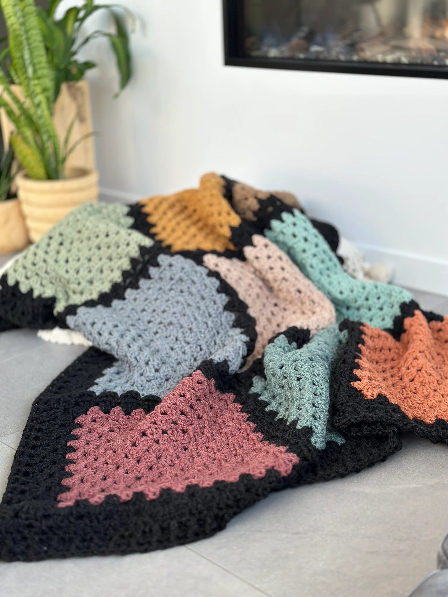 9 Square Granny Throw – Cozy & Colorful Blanket Crochet Pattern