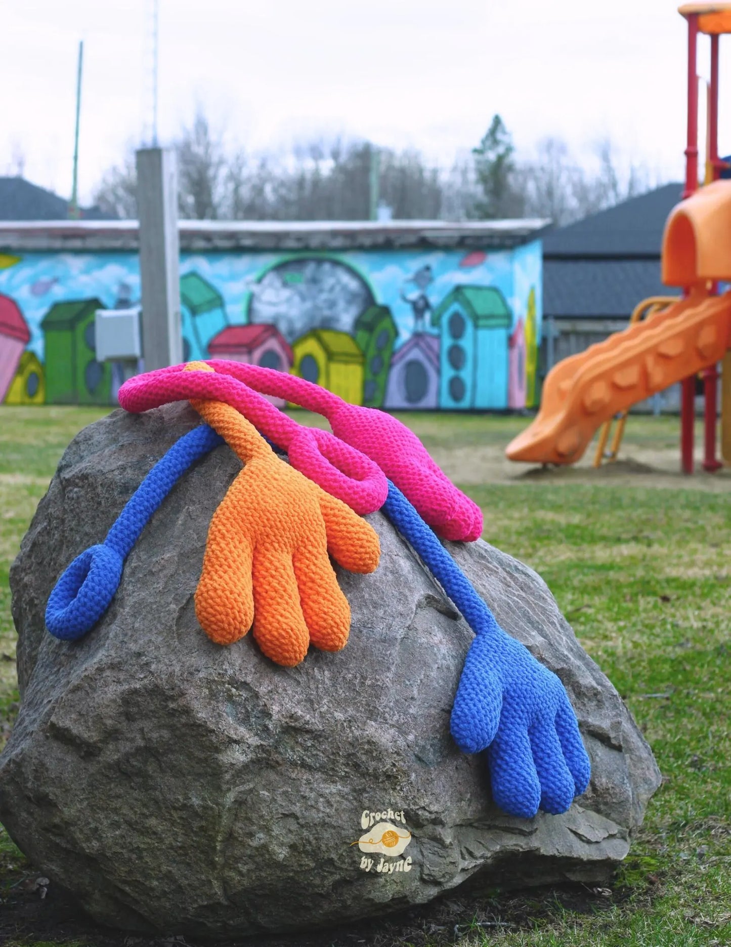 Silly Hand – Playful Dopamine Decor Crochet Pattern